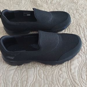 Skechers "Ultra Go Walk"